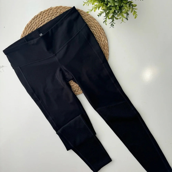 GapFit gFast Textured Mesh-Panel Leggings Size Small - Picture 4 of 11